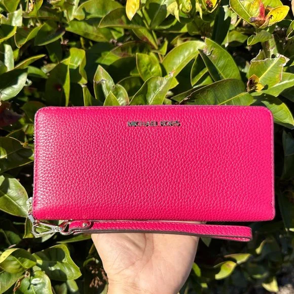 Michael kors magenta wallet hotsell